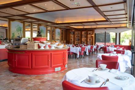 Relais &amp; Châteaux Hotel Georges Blanc · 5-star Spa Hotel Ain